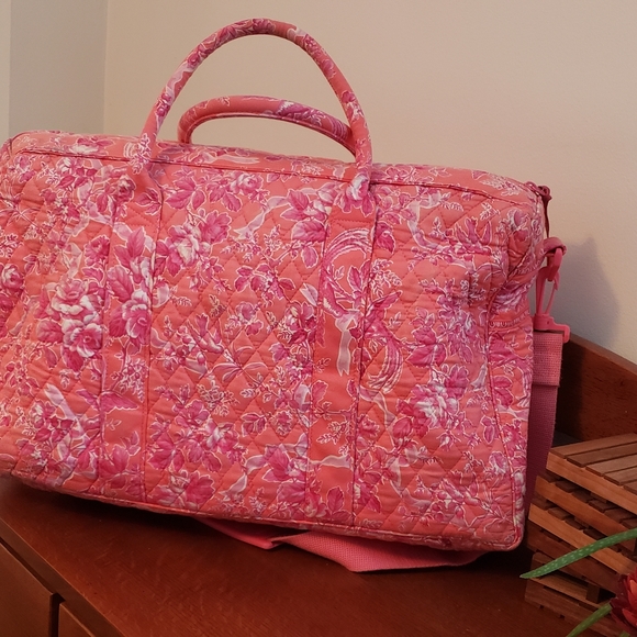 Vera Bradley Duffel Pink - Picture 6 of 6